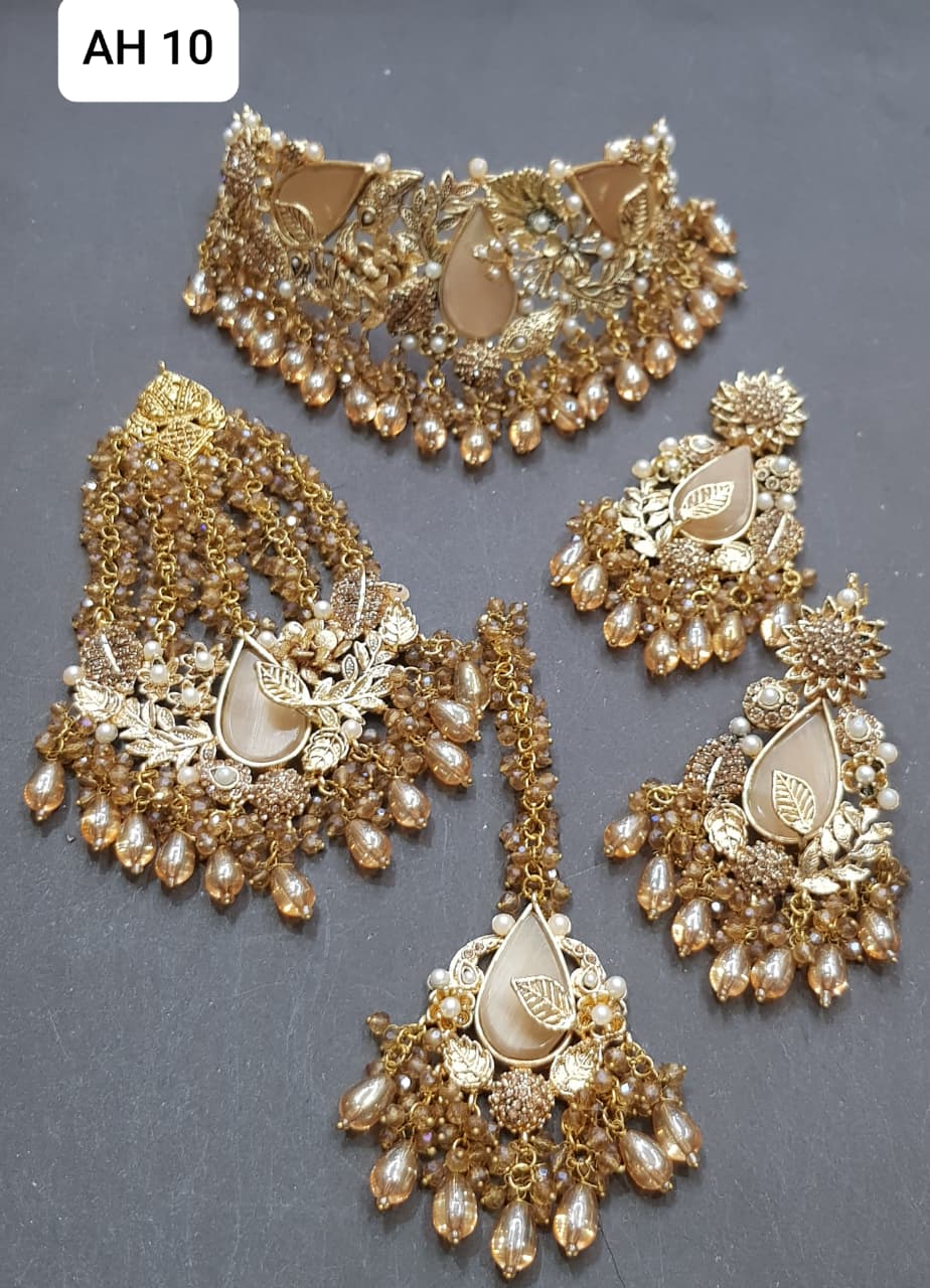 Elegant Green Stone Kundan Jewelry Set