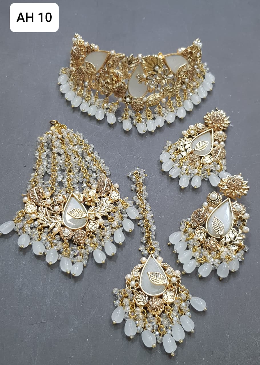 Elegant Green Stone Kundan Jewelry Set