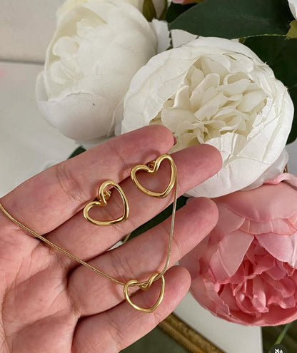 Gold Heart Pendant Necklace and Earrings Set